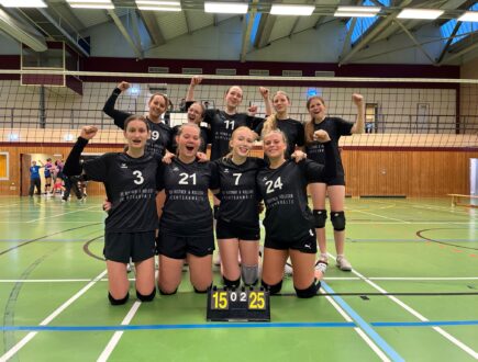 Volleyballerinnen der U18 SG DJK/TSG Bruchsal kommen mit dem 1.Platz der Bezirksliga aus Kleinsteinbach zurück